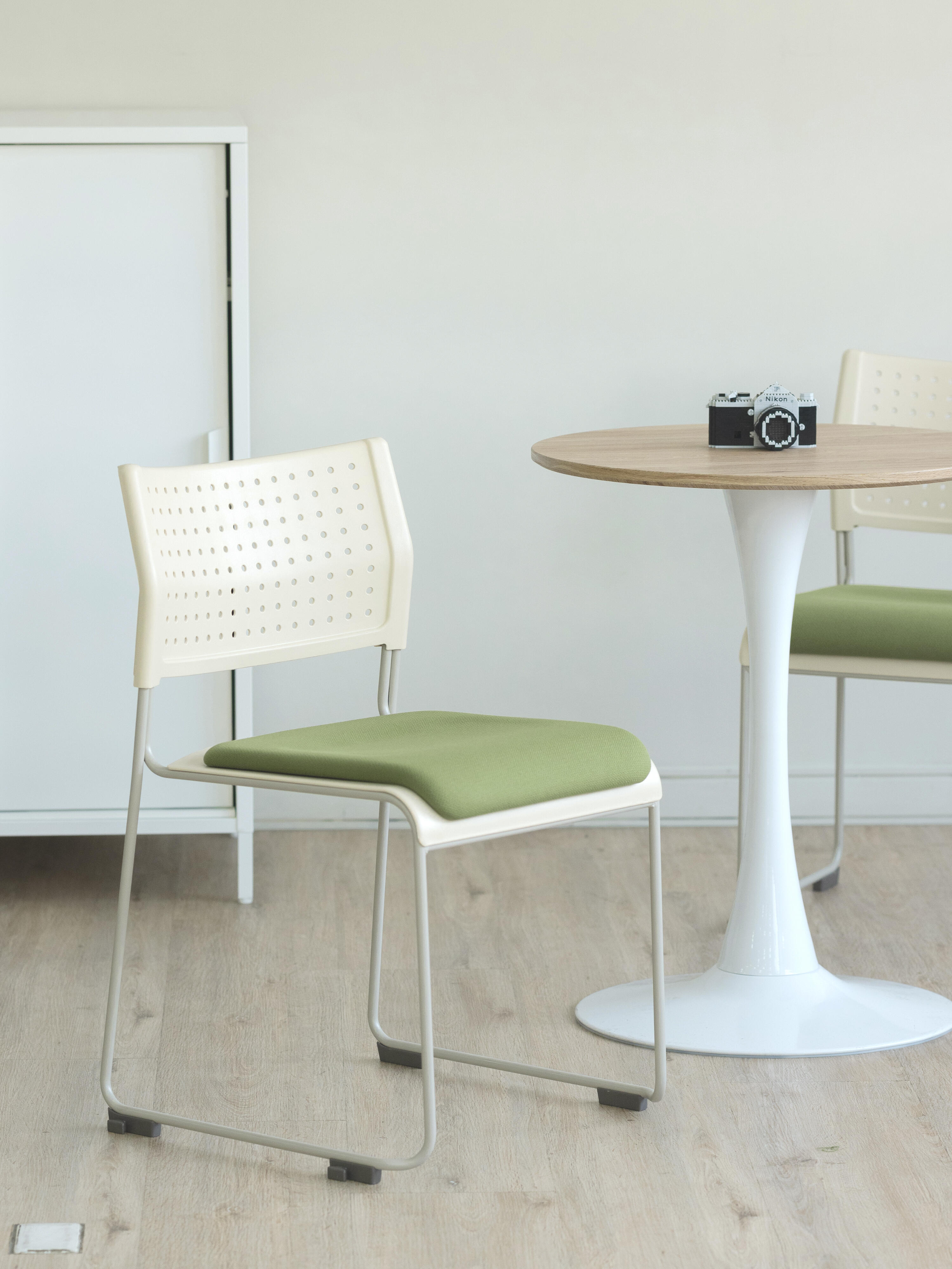 Stackable Office Chairs - ingica